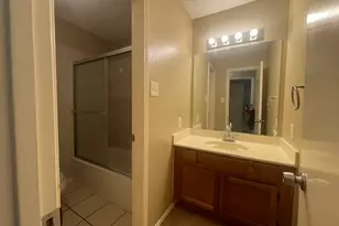 1226 W Hudgins St, Grapevine, TX 76051 - Photo 19