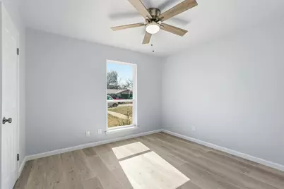 1813 Crockett Street, Garland, TX 75042 - Photo 9