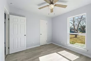 1813 Crockett St, Garland, TX 75042 - Photo 9