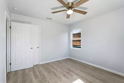 1813 Crockett Street, Garland, TX 75042 - Photo 15