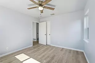 1813 Crockett St, Garland, TX 75042 - Photo 17
