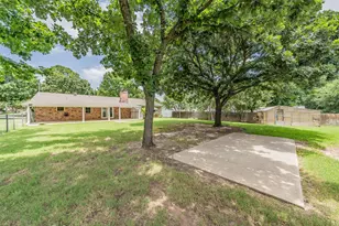 553 NW Janie Ln, Burleson, TX 76028 - Photo 33