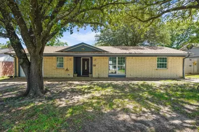 1608 Leon Street, Kaufman, TX 75142 - Photo 1