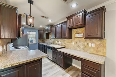 1608 Leon Street, Kaufman, TX 75142 - Photo 7