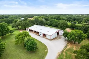 2108 W Sherman Dr, Aubrey, TX 76227 - Photo 21