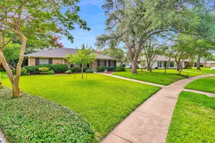 902 Dunbarton Dr, Richardson, TX 75081 - Photo 1