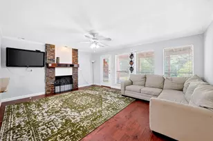 310 Overland Dr, Garland, TX 75040 - Photo 5