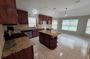 1344 Wentworth Dr, Lewisville, TX 75067 - Photo 3