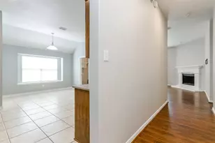 10041 Daly Dr, Fort Worth, TX 76053 - Photo 9