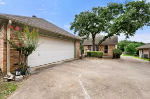 705 Kyle Dr, Arlington, TX 76011 - Photo 33