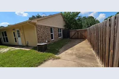 202 E Denton Drive, Euless, TX 76039 - Photo 19