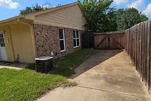 202 E Denton Dr, Euless, TX 76039 - Photo 19