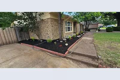 202 E Denton Drive, Euless, TX 76039 - Photo 3