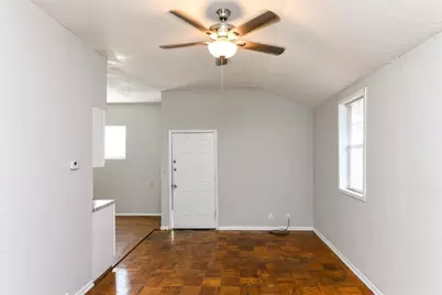 4722 McCart Avenue, Fort Worth, TX 76115 - Photo 5