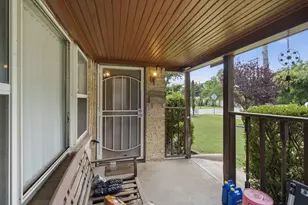 605 W 8th St, Irving, TX 75060 - Photo 27