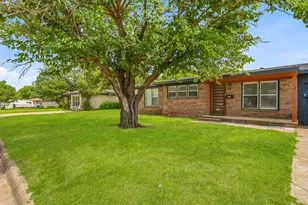 613 Crestview Dr, Granbury, TX 76048 - Photo 3
