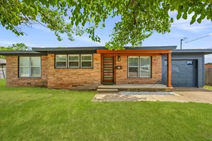 613 Crestview Dr, Granbury, TX 76048 - Photo 1