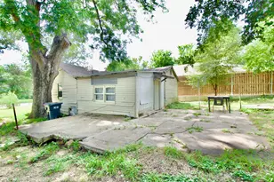 1610 N 10th St, Waco, TX 76707 - Photo 13