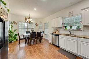 6420 St Alban Ct, Arlington, TX 76001 - Photo 9
