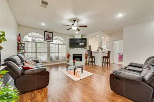 6420 St Alban Ct, Arlington, TX 76001 - Photo 11