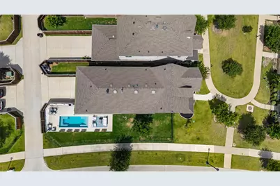1820 Roundtree Circle W, Fort Worth, TX 76008 - Photo 35
