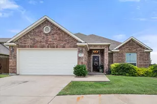1815 Clearbrook Ln, Corsicana, TX 75110 - Photo 1