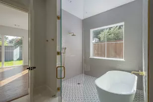 9217 Livenshire Dr, Dallas, TX 75238 - Photo 13