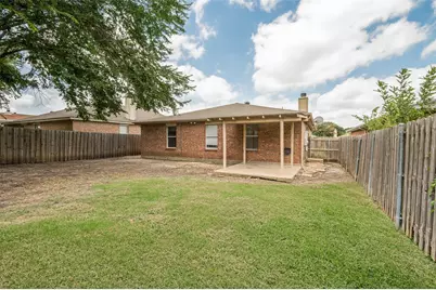 511 Hollyberry Drive, Mansfield, TX 76063 - Photo 15