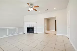 511 Hollyberry Dr, Mansfield, TX 76063 - Photo 3