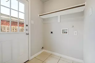 511 Hollyberry Dr, Mansfield, TX 76063 - Photo 13