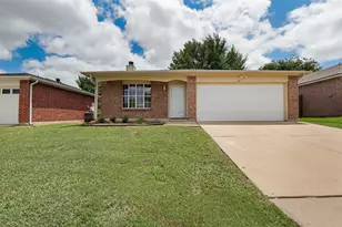 511 Hollyberry Dr, Mansfield, TX 76063 - Photo 1