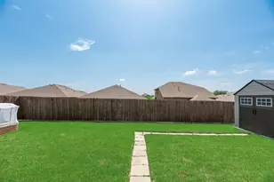 2505 Lavender Ln, Glenn Heights, TX 75154 - Photo 19