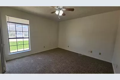 550 E Windsor Avenue, Denton, TX 76209 - Photo 19