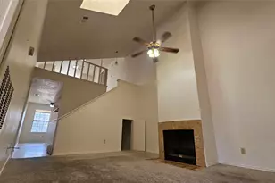 550 E Windsor Ave, Denton, TX 76209 - Photo 5