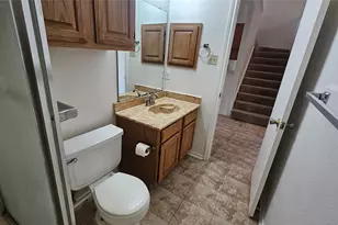 550 E Windsor Ave, Denton, TX 76209 - Photo 17