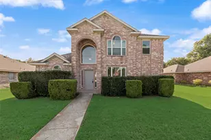 821 S Parks Dr, DeSoto, TX 75115 - Photo 1
