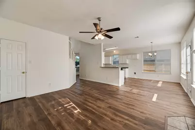 821 S Parks Drive, DeSoto, TX 75115 - Photo 3
