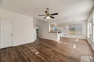 821 S Parks Dr, DeSoto, TX 75115 - Photo 3