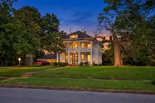 1114 S Houston Ave, Denison, TX 75021 - Photo 1