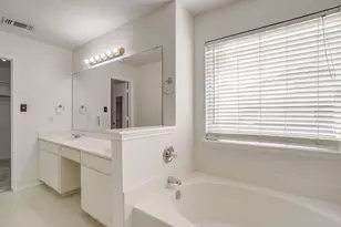 608 Gracie Ln, Burleson, TX 76028 - Photo 11