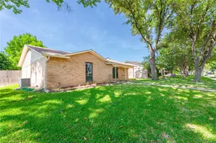 1506 Trowbrigde St, Garland, TX 75044 - Photo 1