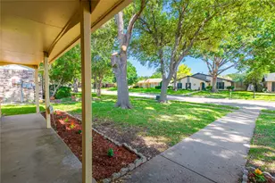1506 Trowbrigde St, Garland, TX 75044 - Photo 3