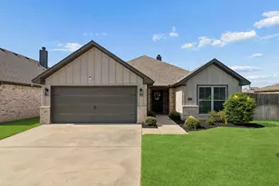 108 Maverick Ln, Pilot Point, TX 76258 - Photo 3