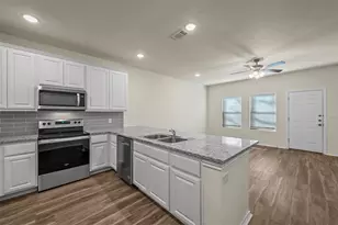 105 SE 4th St, Bonham, TX 75144 - Photo 5