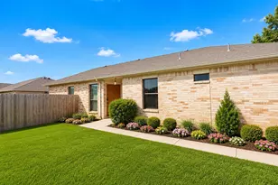 1249 Cottonwood Dr, Crowley, TX 76036 - Photo 3