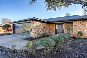 305 Bentley Dr, Joshua, TX 76058 - Photo 3