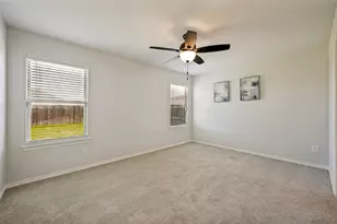 905 English Dr, Aubrey, TX 76227 - Photo 11
