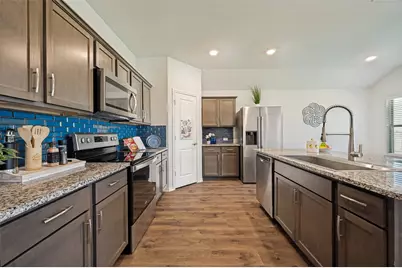 905 English Drive, Aubrey, TX 76227 - Photo 5