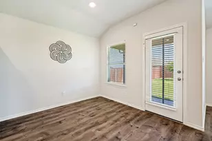 905 English Dr, Aubrey, TX 76227 - Photo 9