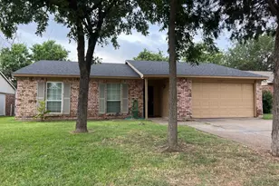 7216 Lancashire Dr, North Richland Hills, TX 76182 - Photo 1